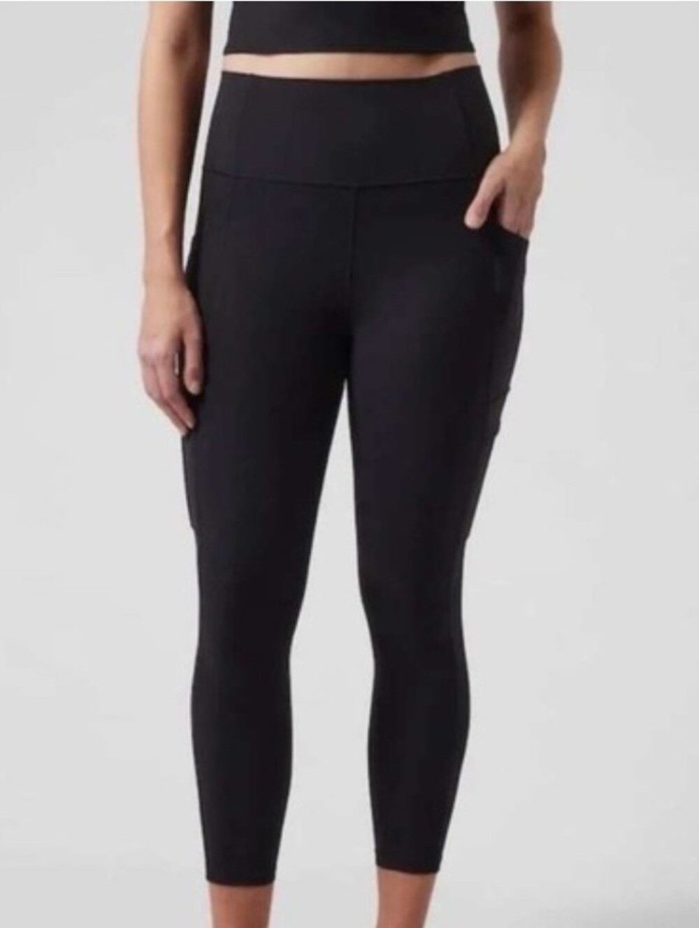 Athleta Salutation Stash Cargo 7/8 Leggings